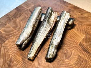 СНАПСЫ гренки бекон: Корюшка вяленая (тушка)