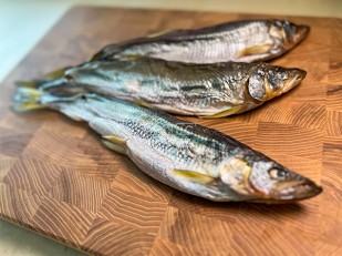 Арахис: Корюшка с икрой вяленая ГОСТ (крупная)